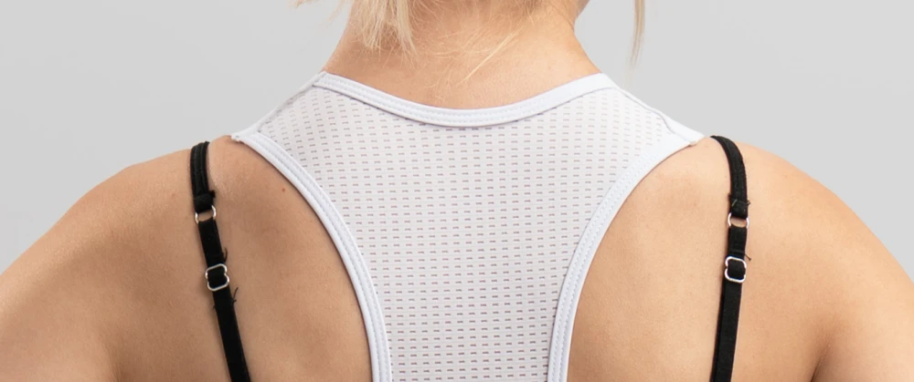 Wentylowany materiał na plecach